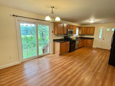 412 Methuen St, Dracut, MA 01826 - photo 5