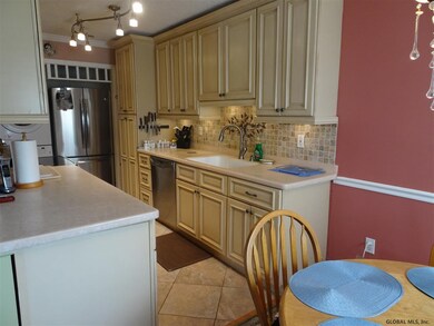 804 Cambridge Manor Dr, Schenectady, NY 12302 - photo 7