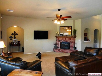 Open floorplan with the living room having 7 built