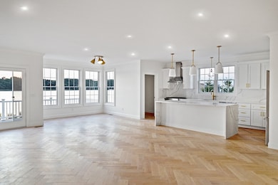 102 E Point Dr, East Providence, RI 02916 - photo 2