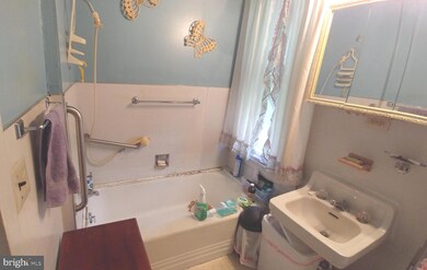 202 E Broad St, Williamstown, PA 17098 - photo 6