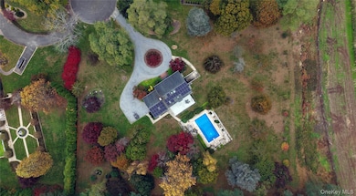 12 Briarwood Ct, Saint James, NY 11780 - photo 7