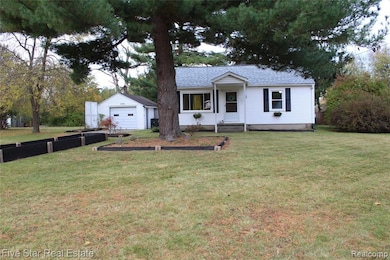 3251 Lynne Ave, Flint, MI 48506 - photo 2