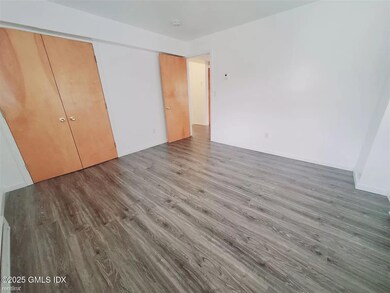 room1b