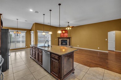 7321 E Knoxville St, Broken Arrow, OK 74014 - photo 6