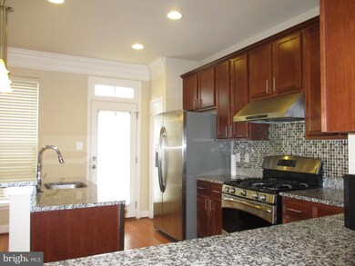 11924 Weybridge Ln, Germantown, MD 20876 - photo 2