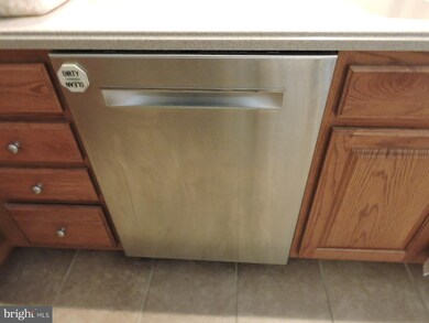 8919 Periwinkle Blue Ct, Lorton, VA 22079 - photo 7