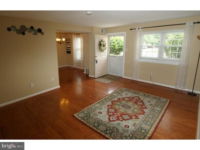 221 Arbour Ct, North Wales, PA 19454 - photo 3