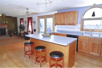 61 Paxton Rd, Spencer, MA 01562 - photo 3