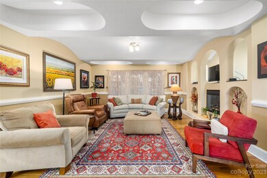 59 Buckeye Dr, Hendersonville, NC 28792 - photo 4