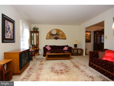 2713 Huyett Dr, Reading, PA 19608 - photo 4