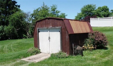 46150 Wyoming Ave, East Liverpool, OH 43920 - photo 2