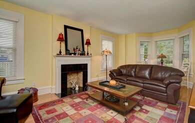 Living Room (4)