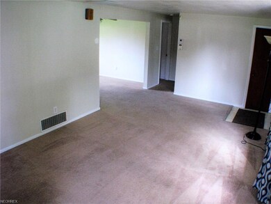 5237 E Lake Rd, Sheffield Lake, OH 44054 - photo 7