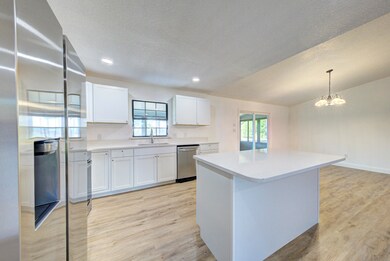 kitchen with island (2)