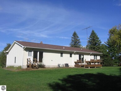 3490 Pine St, Hale, MI 48739 - photo 3