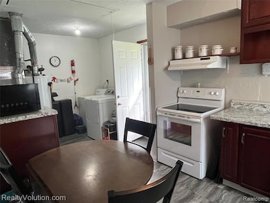 1601 Michael St, Ortonville, MI 48462 - photo 5