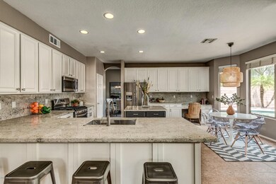 Grandiose kitchen for family meals.