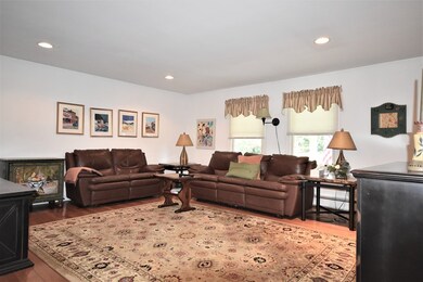 3 Gosnold St, Mattapoisett, MA 02739 - photo 4