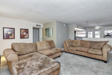 2156 E Ellis Dr-large-005-007-Main Livin