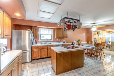 231 Fern Dr, Elk Grove Village, IL 60007 - photo 6