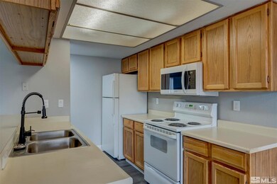 572 Nichols Blvd, Sparks, NV 89431 - photo 5