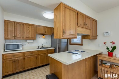 615 Westerfield Rd, Davenport, IA 52806 - photo 5