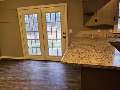 1311 Birch St, Shelbyville, TN 37160 - photo 6