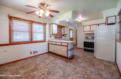 8813 Maple Rd, Louisville, KY 40229 - photo 5