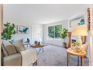 Living Room/Entrance
