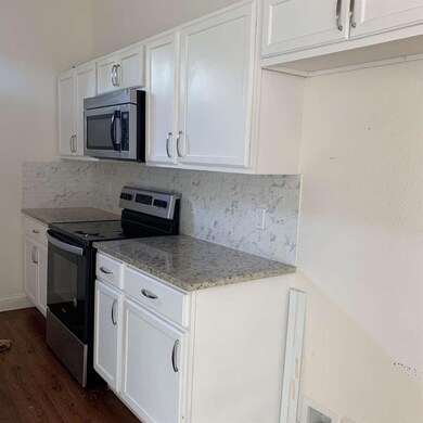 710 W Owings St, Denison, TX 75020 - photo 4