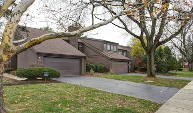 6448 Sharon Woods Blvd unit B, Columbus, OH 43229 - photo 2