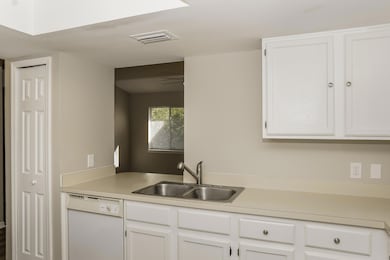 005-photo-kitchen-11090277