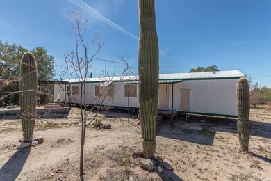 5 manufactured home on over 2 acres