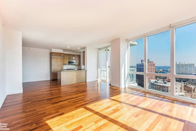 Solaria Riverdale unit 10A, Bronx, NY 10463 - photo 4