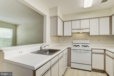 6374 Bayberry Ct, Elkridge, MD 21075 - photo 5