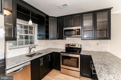 947 S Scott St unit 2, Arlington, VA 22204 - photo 3