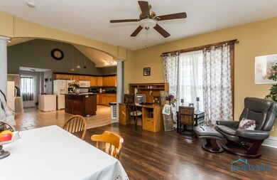 300 S Cherry St, Woodville, OH 43469 - photo 5