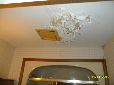 bathUpCeiling_vent - Copy