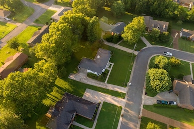 221 Megan Cir, Shelbyville, TN 37160 - photo 3