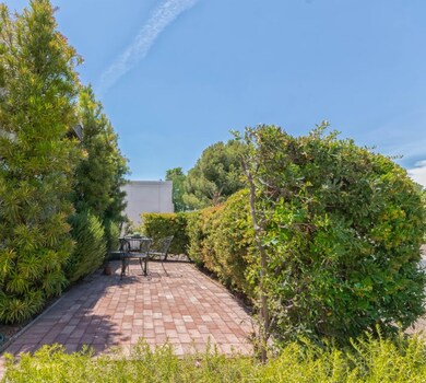 Front_Patio_2