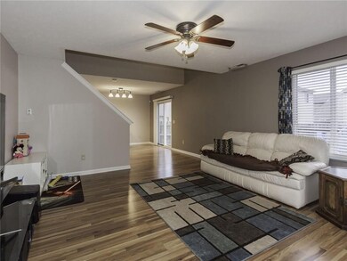 556 Scotch Pine Dr, Greenwood, IN 46143 - photo 5