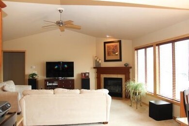 5187 Buttonbush Dr, Fitchburg, WI 53711 - photo 3