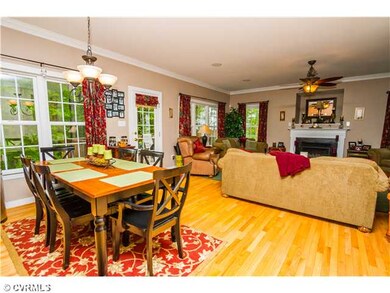 Den/Family/Great Room - Family Room/ Breakfast Noo