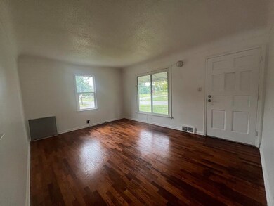 4702 Warrington Dr, Flint, MI 48504 - photo 4