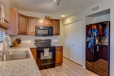 12_1453_E_Topeka__070_mls