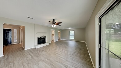 4855 Charnock Dr, Alvin, TX 77511 - photo 4