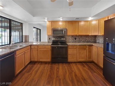 415 Blackridge Rd, Henderson, NV 89015 - photo 2