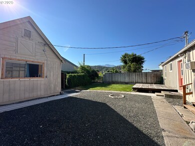 307 N Canyon Blvd, John Day, OR 97845 - photo 7