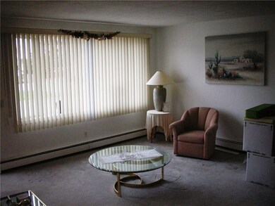 Liv Rm w/Large Bay Window